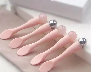 أسطوانة كريمة العين المعدنية